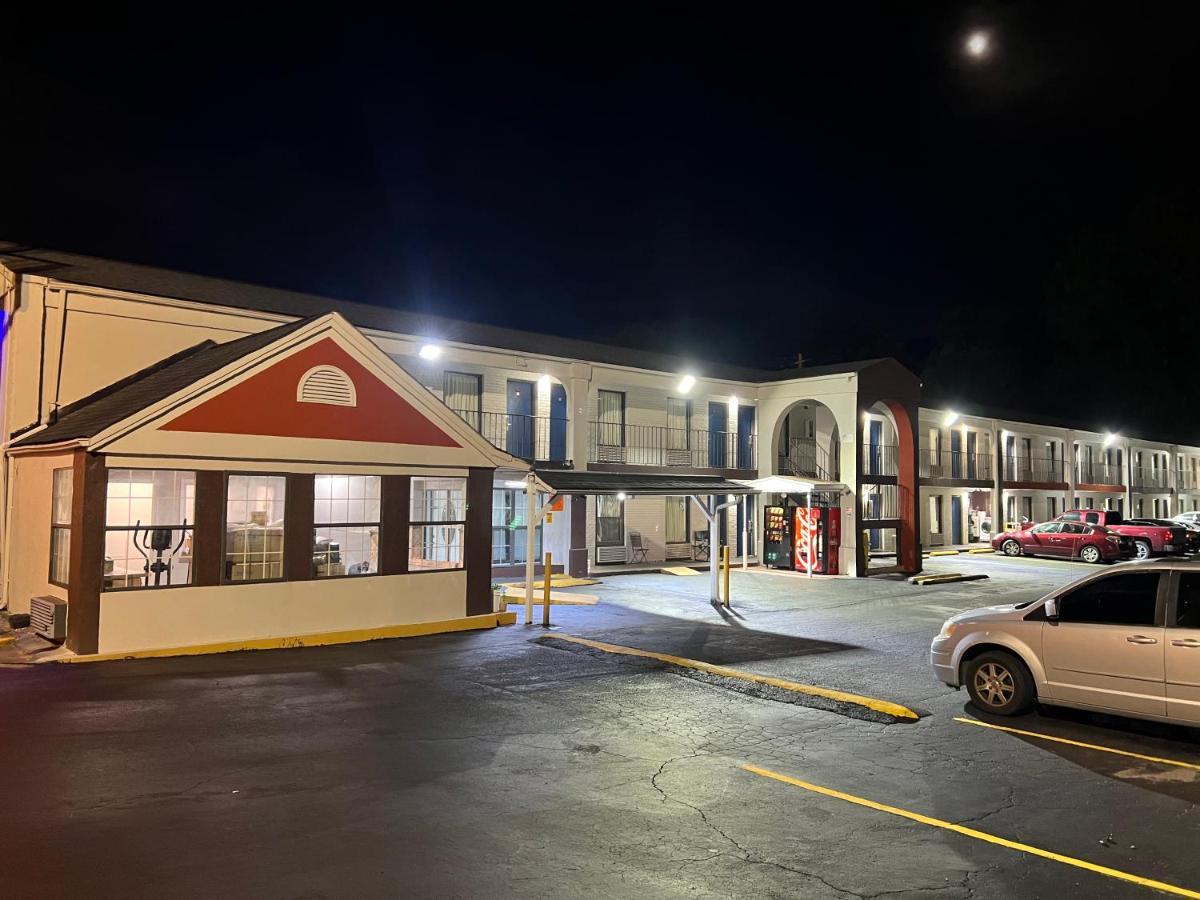 Scottish Inn Augusta Bagian luar foto