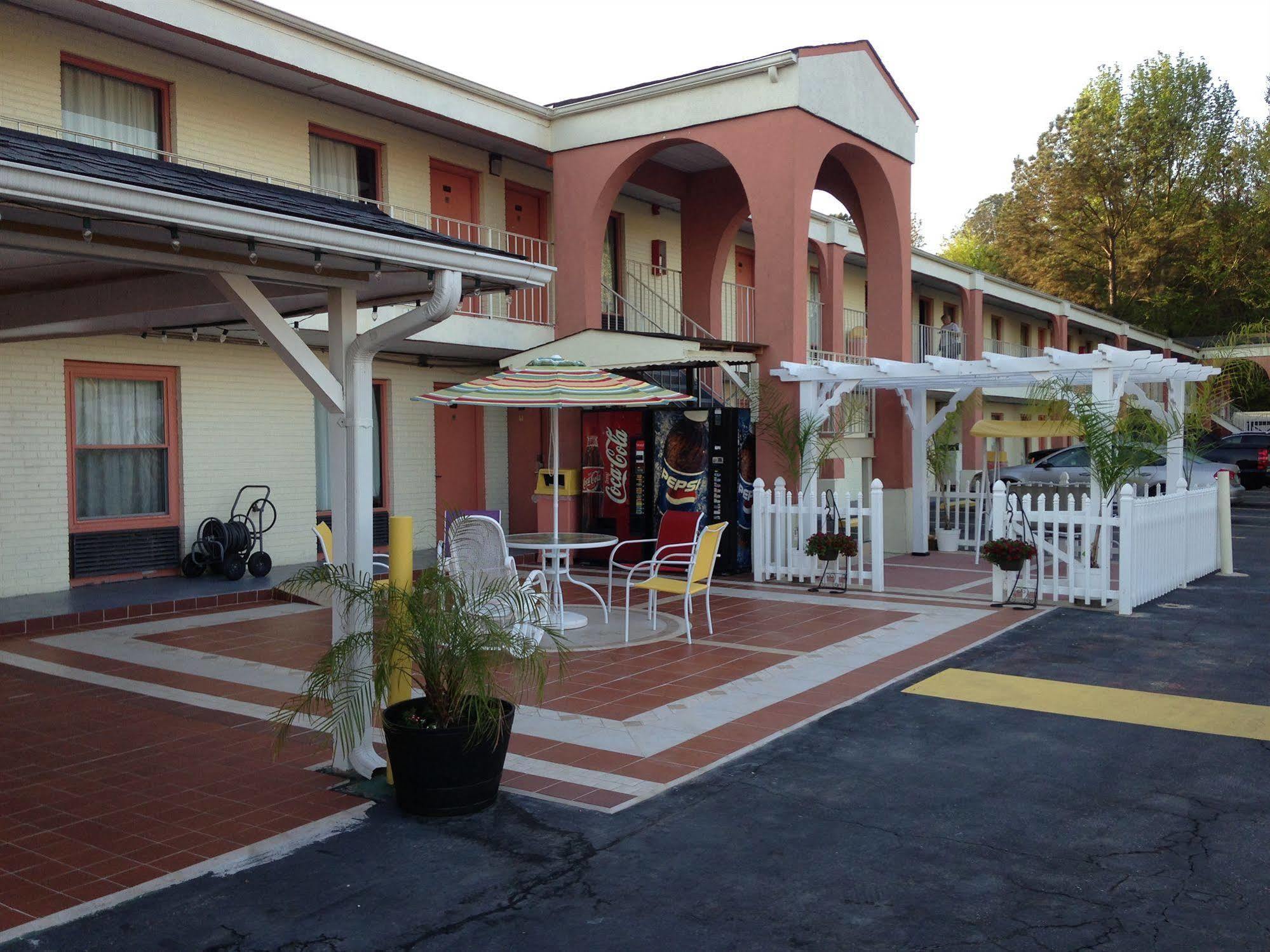 Scottish Inn Augusta Bagian luar foto
